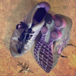 NIKE SHOX Woman’s Grey & Purple - Size 6.5